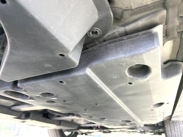 Ｃ－ＨＲ Ｇ　禁煙車　純正ナビ　衝突軽減装置　レーダークルーズ　バックカメラ　シートヒーター　スマートキー　ＥＴＣ　ドラレコ　ＬＥＤヘッド　ハーフレザー　オートライト　オートエアコン　オートマチックハイビーム（18枚目）