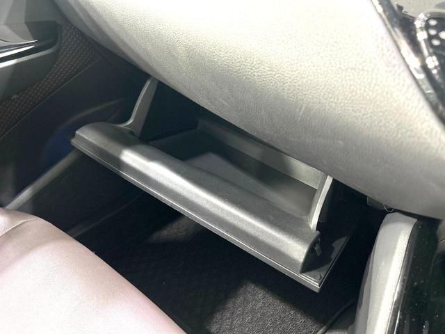 Ｃ－ＨＲ Ｇ　禁煙車　純正ナビ　衝突軽減装置　レーダークルーズ　バックカメラ　シートヒーター　スマートキー　ＥＴＣ　ドラレコ　ＬＥＤヘッド　ハーフレザー　オートライト　オートエアコン　オートマチックハイビーム（45枚目）