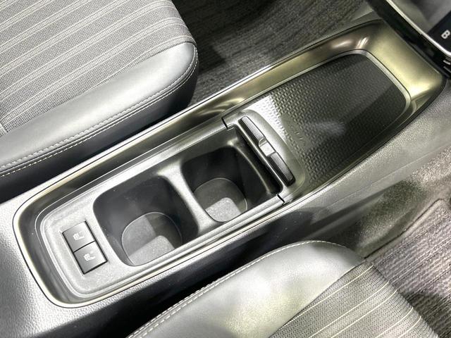 アクア Ｚ　モデリスタフルエアロ　純正９型ナビ　全周囲カメラ　衝突被害軽減システム　レーダークルーズ　禁煙車　ハーフレザーシート　パワーシート　ドラレコ　コーナーセンサー　スマートキー　ＬＥＤヘッド　ＥＴＣ（77枚目）