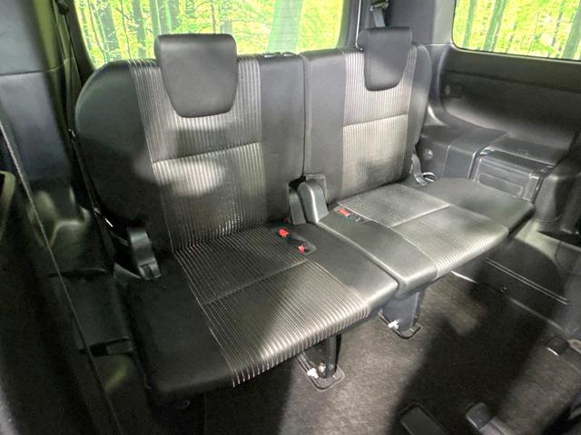 ヴォクシー ＺＳ　後期　禁煙車　寒冷地仕様　ＢＩＧ－Ｘ１１インチナビ　両側電動スライドドア　衝突軽減装置　バックカメラ　クルコン　ＥＴＣ　ＬＥＤヘッド　リアオートエアコン　スマートキー　車線逸脱警報　オートライト（10枚目）