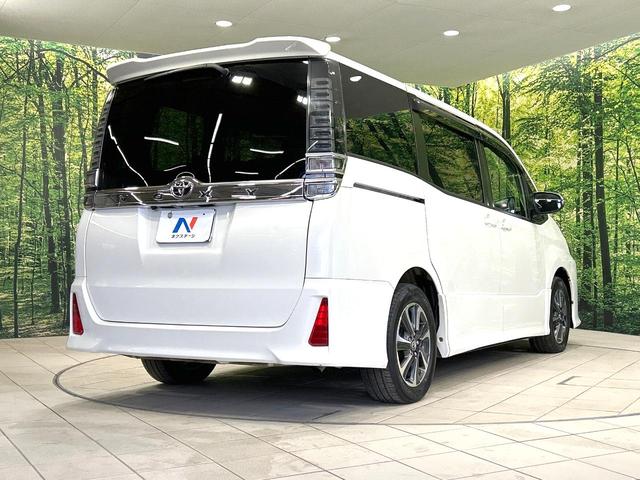 ヴォクシー ＺＳ　後期　禁煙車　寒冷地仕様　ＢＩＧ－Ｘ１１インチナビ　両側電動スライドドア　衝突軽減装置　バックカメラ　クルコン　ＥＴＣ　ＬＥＤヘッド　リアオートエアコン　スマートキー　車線逸脱警報　オートライト（18枚目）
