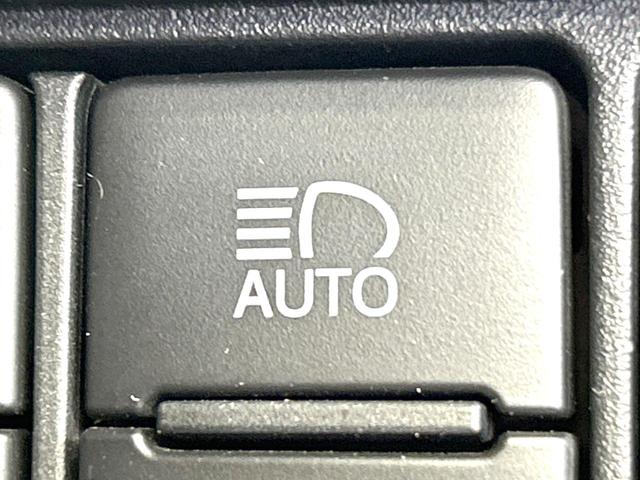 ヴォクシー ＺＳ　後期　禁煙車　寒冷地仕様　ＢＩＧ－Ｘ１１インチナビ　両側電動スライドドア　衝突軽減装置　バックカメラ　クルコン　ＥＴＣ　ＬＥＤヘッド　リアオートエアコン　スマートキー　車線逸脱警報　オートライト（31枚目）