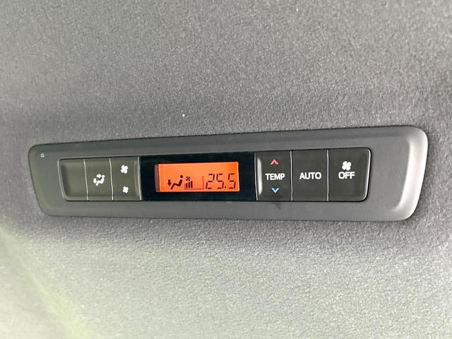 ヴォクシー ＺＳ　後期　禁煙車　寒冷地仕様　ＢＩＧ－Ｘ１１インチナビ　両側電動スライドドア　衝突軽減装置　バックカメラ　クルコン　ＥＴＣ　ＬＥＤヘッド　リアオートエアコン　スマートキー　車線逸脱警報　オートライト（42枚目）