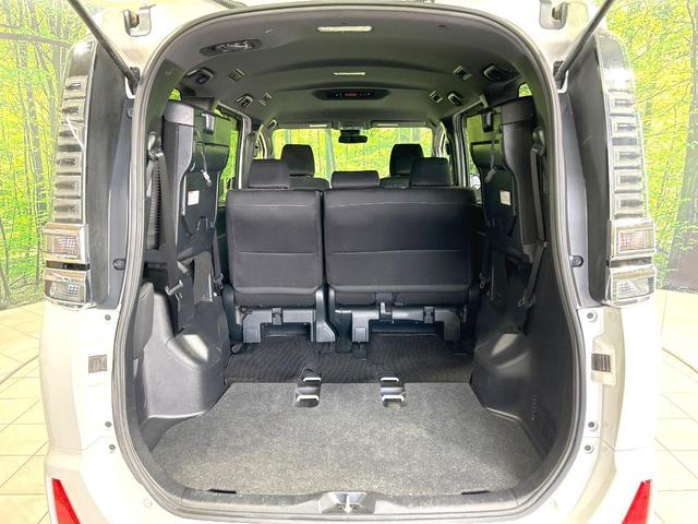 ヴォクシー ＺＳ　後期　禁煙車　寒冷地仕様　ＢＩＧ－Ｘ１１インチナビ　両側電動スライドドア　衝突軽減装置　バックカメラ　クルコン　ＥＴＣ　ＬＥＤヘッド　リアオートエアコン　スマートキー　車線逸脱警報　オートライト（57枚目）