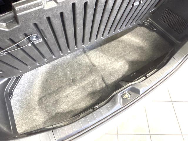 ヴォクシー ＺＳ　後期　禁煙車　寒冷地仕様　ＢＩＧ－Ｘ１１インチナビ　両側電動スライドドア　衝突軽減装置　バックカメラ　クルコン　ＥＴＣ　ＬＥＤヘッド　リアオートエアコン　スマートキー　車線逸脱警報　オートライト（59枚目）