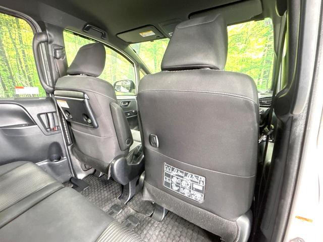 ヴォクシー ＺＳ　後期　禁煙車　寒冷地仕様　ＢＩＧ－Ｘ１１インチナビ　両側電動スライドドア　衝突軽減装置　バックカメラ　クルコン　ＥＴＣ　ＬＥＤヘッド　リアオートエアコン　スマートキー　車線逸脱警報　オートライト（60枚目）