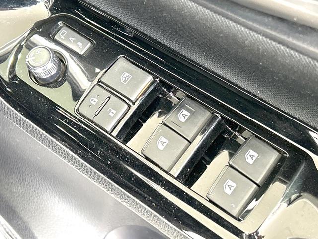 ヴォクシー ＺＳ　後期　禁煙車　寒冷地仕様　ＢＩＧ－Ｘ１１インチナビ　両側電動スライドドア　衝突軽減装置　バックカメラ　クルコン　ＥＴＣ　ＬＥＤヘッド　リアオートエアコン　スマートキー　車線逸脱警報　オートライト（63枚目）