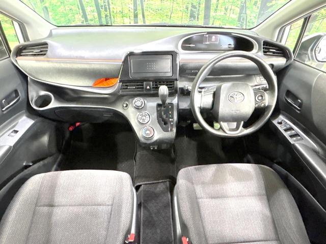 シエンタ Ｘ　禁煙車　衝突軽減装置　電動スライドドア　ＥＴＣ　キーレス　車線逸脱警報　７人乗り　オートマチックハイビーム　横滑防止装置　アイドリングストップ　盗難防止装置　プライバシーガラス　電動格納ミラー（2枚目）