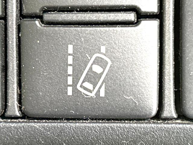 シエンタ Ｘ　禁煙車　衝突軽減装置　電動スライドドア　ＥＴＣ　キーレス　車線逸脱警報　７人乗り　オートマチックハイビーム　横滑防止装置　アイドリングストップ　盗難防止装置　プライバシーガラス　電動格納ミラー（7枚目）