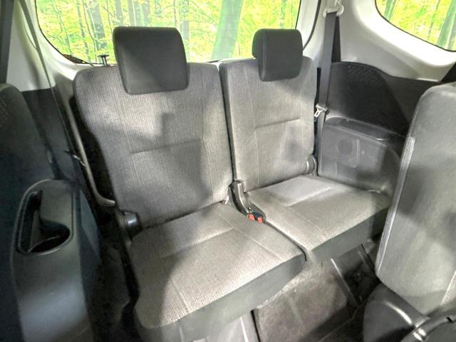 シエンタ Ｘ　禁煙車　衝突軽減装置　電動スライドドア　ＥＴＣ　キーレス　車線逸脱警報　７人乗り　オートマチックハイビーム　横滑防止装置　アイドリングストップ　盗難防止装置　プライバシーガラス　電動格納ミラー（10枚目）