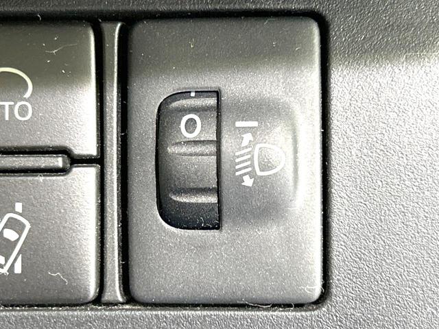 シエンタ Ｘ　禁煙車　衝突軽減装置　電動スライドドア　ＥＴＣ　キーレス　車線逸脱警報　７人乗り　オートマチックハイビーム　横滑防止装置　アイドリングストップ　盗難防止装置　プライバシーガラス　電動格納ミラー（29枚目）