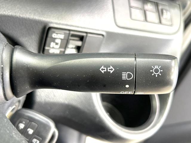 シエンタ Ｘ　禁煙車　衝突軽減装置　電動スライドドア　ＥＴＣ　キーレス　車線逸脱警報　７人乗り　オートマチックハイビーム　横滑防止装置　アイドリングストップ　盗難防止装置　プライバシーガラス　電動格納ミラー（34枚目）