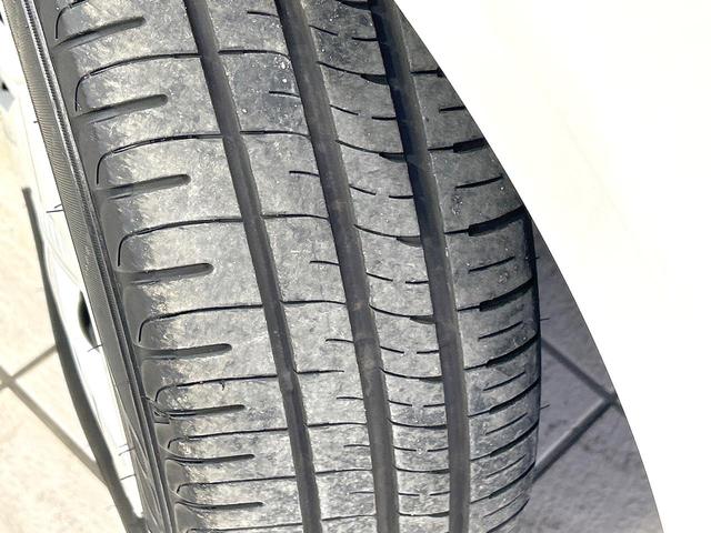 シエンタ Ｘ　禁煙車　衝突軽減装置　電動スライドドア　ＥＴＣ　キーレス　車線逸脱警報　７人乗り　オートマチックハイビーム　横滑防止装置　アイドリングストップ　盗難防止装置　プライバシーガラス　電動格納ミラー（37枚目）