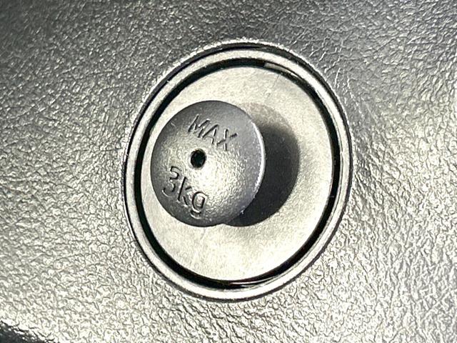 シエンタ Ｘ　禁煙車　衝突軽減装置　電動スライドドア　ＥＴＣ　キーレス　車線逸脱警報　７人乗り　オートマチックハイビーム　横滑防止装置　アイドリングストップ　盗難防止装置　プライバシーガラス　電動格納ミラー（39枚目）