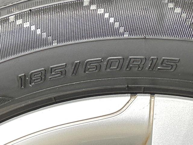 シエンタ Ｘ　禁煙車　衝突軽減装置　電動スライドドア　ＥＴＣ　キーレス　車線逸脱警報　７人乗り　オートマチックハイビーム　横滑防止装置　アイドリングストップ　盗難防止装置　プライバシーガラス　電動格納ミラー（49枚目）