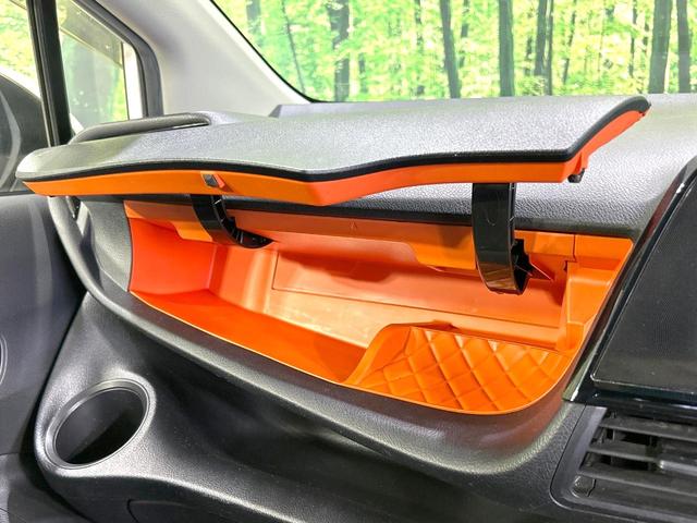 シエンタ Ｘ　禁煙車　衝突軽減装置　電動スライドドア　ＥＴＣ　キーレス　車線逸脱警報　７人乗り　オートマチックハイビーム　横滑防止装置　アイドリングストップ　盗難防止装置　プライバシーガラス　電動格納ミラー（60枚目）