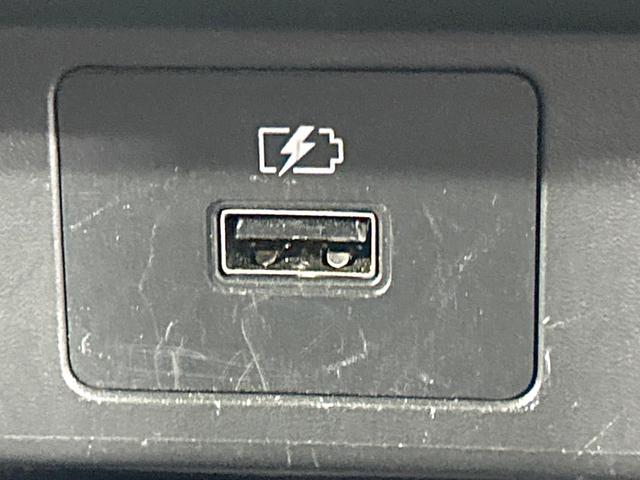 ノート X 禁煙車 純正9型ナビ 衝突軽減装置 バックカメラ スマートキー シートヒーター ステアリングヒーター ETC オートライト オートエアコン オートマチックハイビーム ドラレコ プライバシーガラス(40枚目)