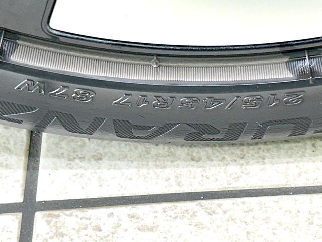 プリウス Ｓツーリングセレクション　後期型　禁煙車　純正９型ナビ　衝突軽減装置　レーダークルーズ　バックカメラ　ＥＴＣ　スマートキー　ＬＥＤヘッド　オートライト　オートエアコン　革巻きステアリング　純正１７インチＡＷ　車線逸脱警報（44枚目）