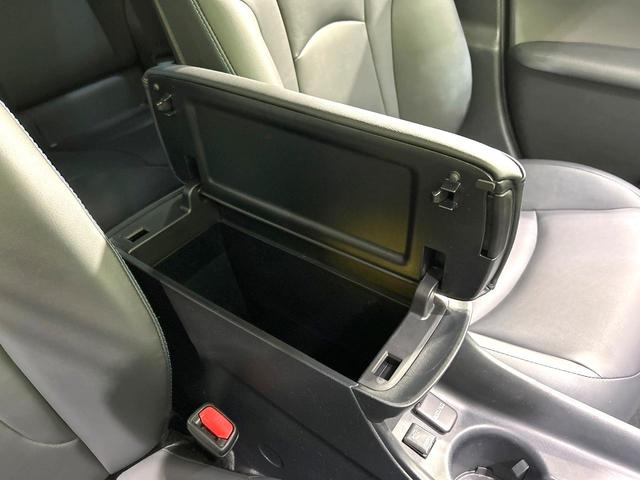 プリウス Ｓツーリングセレクション　後期型　禁煙車　純正９型ナビ　衝突軽減装置　レーダークルーズ　バックカメラ　ＥＴＣ　スマートキー　ＬＥＤヘッド　オートライト　オートエアコン　革巻きステアリング　純正１７インチＡＷ　車線逸脱警報（49枚目）