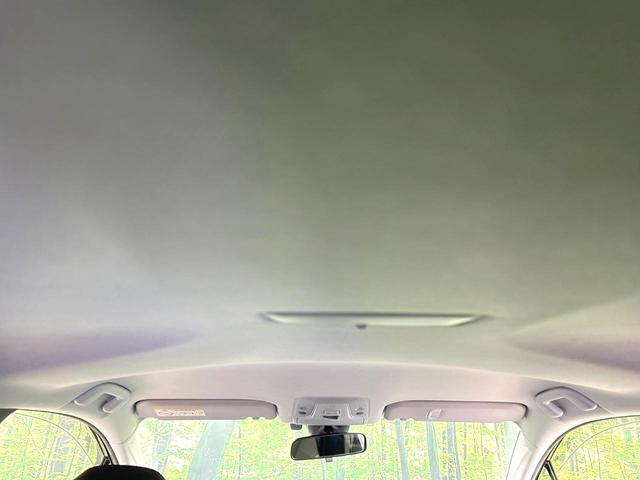 プリウス Ｓツーリングセレクション　後期型　禁煙車　純正９型ナビ　衝突軽減装置　レーダークルーズ　バックカメラ　ＥＴＣ　スマートキー　ＬＥＤヘッド　オートライト　オートエアコン　革巻きステアリング　純正１７インチＡＷ　車線逸脱警報（52枚目）