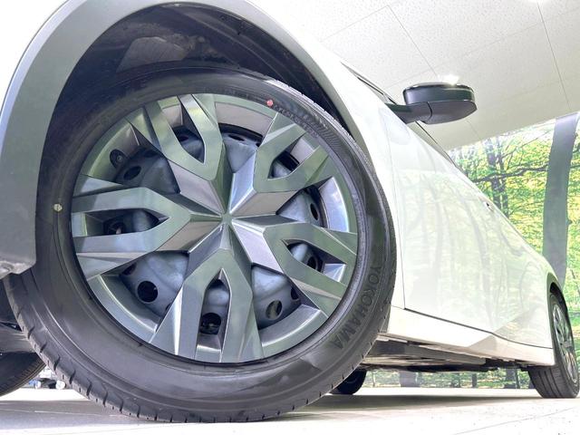 プリウス Ｘ　禁煙車　純正８型ディスプレイオーディオ　バックカメラ　衝突軽減装置　１００Ｖ電源　レーダークルーズ　ドラレコ　コーナーセンサー　スマートキー　ＬＥＤヘッド　ＥＴＣ２．０　オートハイビーム　オートライト（13枚目）