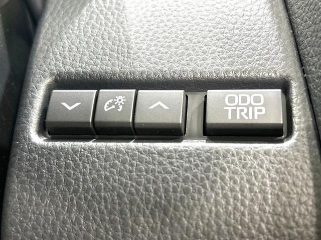 プリウス Ｘ　禁煙車　純正８型ディスプレイオーディオ　バックカメラ　衝突軽減装置　１００Ｖ電源　レーダークルーズ　ドラレコ　コーナーセンサー　スマートキー　ＬＥＤヘッド　ＥＴＣ２．０　オートハイビーム　オートライト（41枚目）