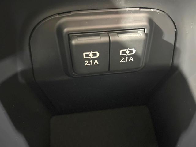 RAV4 ハイブリッドG 4WD 純正9型ナビ バックカメラ 衝突被害軽減システム レーダークルーズ 禁煙車 電動リアゲート 合皮レザーシート パワーシート ドラレコ コーナーセンサー スマートキー LEDヘッド フォグライト(33枚目)