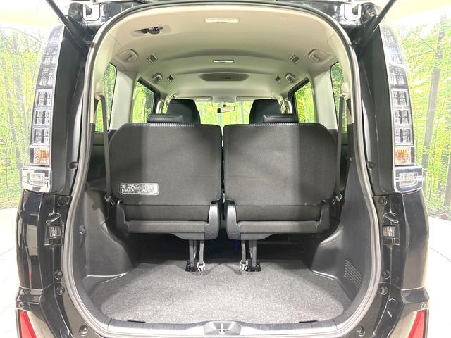 ヴォクシー ZS 禁煙車 純正ナビ 両側電動スライドドア バックカメラ ETC スマートキー LEDヘッド 革巻きステアリング 純正16インチAW オートエアコン オートライト 盗難防止装置 プライバシーガラス(11枚目)