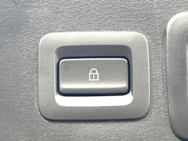 MAZDA3ファストバック 15Sツーリング 禁煙車 8.8型マツダコネクトナビ 衝突軽減装置 レーダクルーズ バックカメラ スマートキー ETC ドラレコ オートライト オートエアコン LEDヘッド 革巻きステアリング 17インチAW(33枚目)