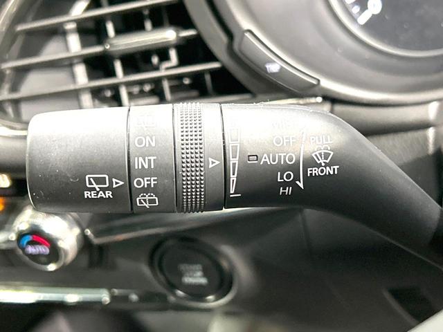 MAZDA3ファストバック 15Sツーリング 禁煙車 8.8型マツダコネクトナビ 衝突軽減装置 レーダクルーズ バックカメラ スマートキー ETC ドラレコ オートライト オートエアコン LEDヘッド 革巻きステアリング 17インチAW(37枚目)