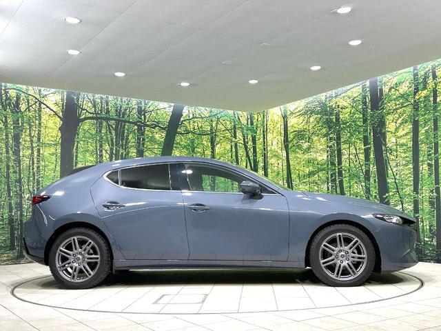 MAZDA3ファストバック 15Sツーリング 禁煙車 8.8型マツダコネクトナビ 衝突軽減装置 レーダクルーズ バックカメラ スマートキー ETC ドラレコ オートライト オートエアコン LEDヘッド 革巻きステアリング 17インチAW(49枚目)