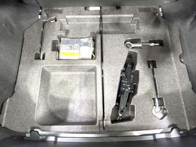 MAZDA3ファストバック 15Sツーリング 禁煙車 8.8型マツダコネクトナビ 衝突軽減装置 レーダクルーズ バックカメラ スマートキー ETC ドラレコ オートライト オートエアコン LEDヘッド 革巻きステアリング 17インチAW(63枚目)