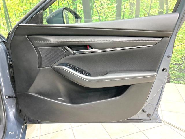 MAZDA3ファストバック 15Sツーリング 禁煙車 8.8型マツダコネクトナビ 衝突軽減装置 レーダクルーズ バックカメラ スマートキー ETC ドラレコ オートライト オートエアコン LEDヘッド 革巻きステアリング 17インチAW(64枚目)