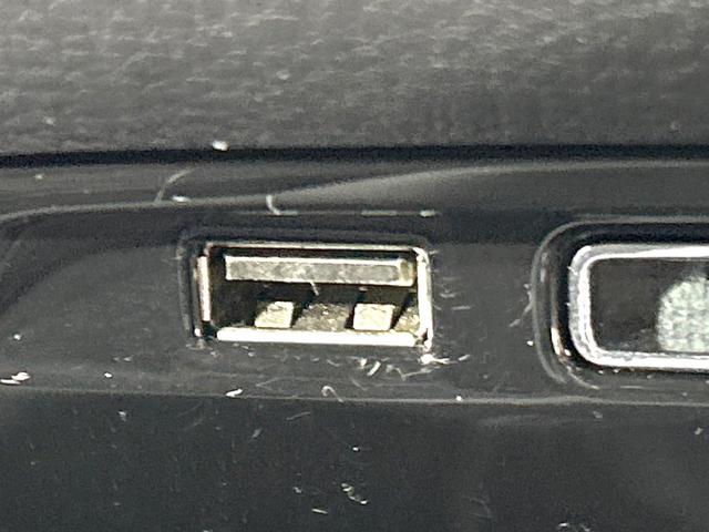 MAZDA3ファストバック 15Sツーリング 禁煙車 8.8型マツダコネクトナビ 衝突軽減装置 レーダクルーズ バックカメラ スマートキー ETC ドラレコ オートライト オートエアコン LEDヘッド 革巻きステアリング 17インチAW(72枚目)