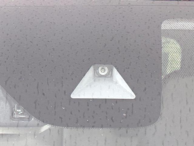 デイズ Ｘ　禁煙車　純正９型ナビ　全周囲カメラ　衝突軽減装置　スマートキー　ＥＴＣ　ドラレコ　オートライト　オートエアコン　純正１４インチＡＷ　フルセグ　盗難防止装置　プライバシーガラス　電動格納ミラー（5枚目）