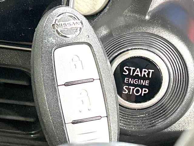 デイズ Ｘ　禁煙車　純正９型ナビ　全周囲カメラ　衝突軽減装置　スマートキー　ＥＴＣ　ドラレコ　オートライト　オートエアコン　純正１４インチＡＷ　フルセグ　盗難防止装置　プライバシーガラス　電動格納ミラー（6枚目）