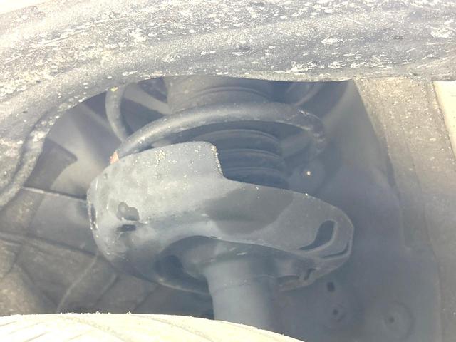 ノア Ｓ－Ｚ　４ＷＤ　禁煙車　寒冷地仕様　フリップダウン　１０．５インチディスプレイオーディオ　両側電動スライドドア　全周囲カメラ　レーダークルーズ　衝突軽減装置　パワーバックドア　シートヒーター　ＥＴＣ　ドラレコ（21枚目）