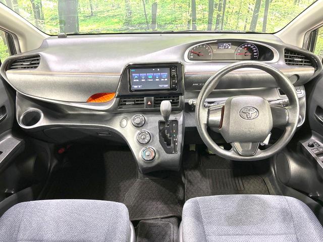 シエンタ Ｘ　禁煙車　純正ナビ　電動スライドドア　ＥＴＣ　ドラレコ　７人乗　キーレス　プライバシーガラス　アイドリングストップ　盗難防止装置　電動格納ミラー　Ｂｌｕｅｔｏｏｔｈ再生　横滑防止装置　エアコン（2枚目）