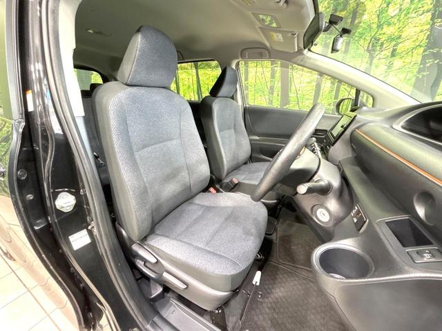 シエンタ Ｘ　禁煙車　純正ナビ　電動スライドドア　ＥＴＣ　ドラレコ　７人乗　キーレス　プライバシーガラス　アイドリングストップ　盗難防止装置　電動格納ミラー　Ｂｌｕｅｔｏｏｔｈ再生　横滑防止装置　エアコン（8枚目）