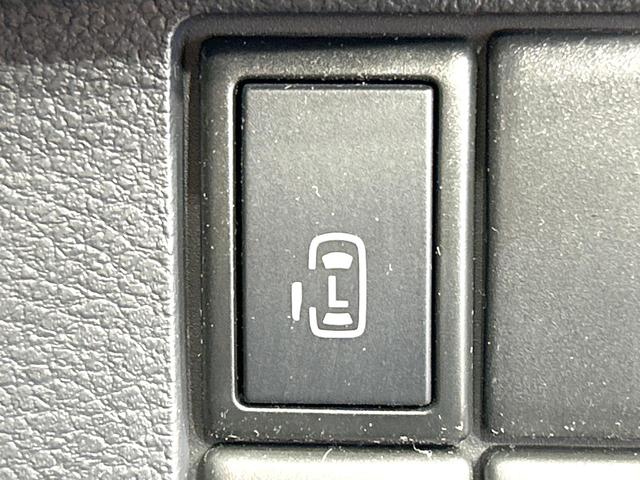 スペーシア Ｇリミテッド　禁煙車　フリップダウン　ＳＤナビ　電動スライドドア　衝突軽減装置　バックカメラ　スマートキー　ＥＴＣ　車線逸脱警報　オートエアコン　プライバシーガラス　盗難防止装置　電動格納ミラー　横滑防止装置（5枚目）