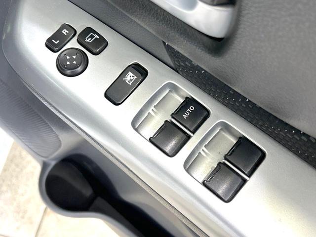スペーシア Ｇリミテッド　禁煙車　フリップダウン　ＳＤナビ　電動スライドドア　衝突軽減装置　バックカメラ　スマートキー　ＥＴＣ　車線逸脱警報　オートエアコン　プライバシーガラス　盗難防止装置　電動格納ミラー　横滑防止装置（56枚目）