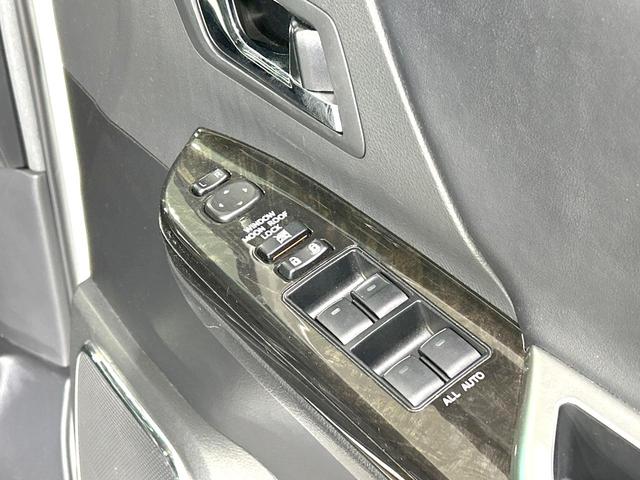 アルファードハイブリッド ＳＲ　Ｃパッケージ　４ＷＤ　禁煙車　後期型　サンルーフ　メーカーナビ　後席モニター　全周囲カメラ　両側電動スライド　レーダークルーズ　電動リアゲート　レザーシート　ドラレコ　コーナーセンサー　スマートキー　ＨＩＤヘッド（43枚目）