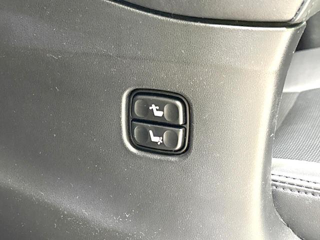 アルファードハイブリッド ＳＲ　Ｃパッケージ　４ＷＤ　禁煙車　後期型　サンルーフ　メーカーナビ　後席モニター　全周囲カメラ　両側電動スライド　レーダークルーズ　電動リアゲート　レザーシート　ドラレコ　コーナーセンサー　スマートキー　ＨＩＤヘッド（54枚目）