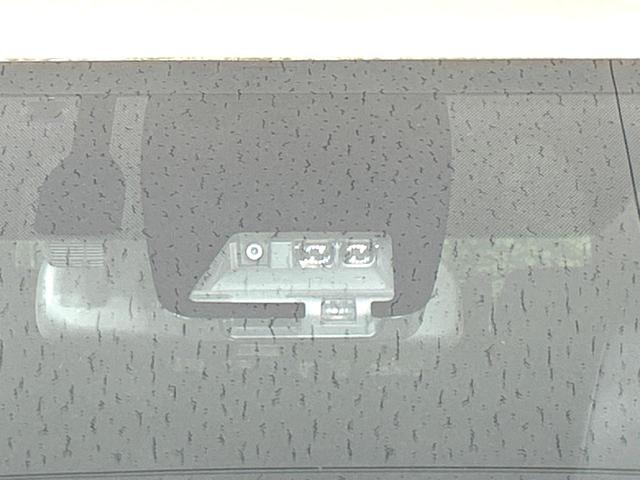 ノア ハイブリッドSi ダブルバイビー 禁煙車 後期型 12.1型後席モニター 純正9型ナビ 両側電動スライドドア バックカメラ 衝突被害軽減システム ハーフレザーシート スマートキー LEDヘッド ETC クルコン 純正16インチアルミ(5枚目)