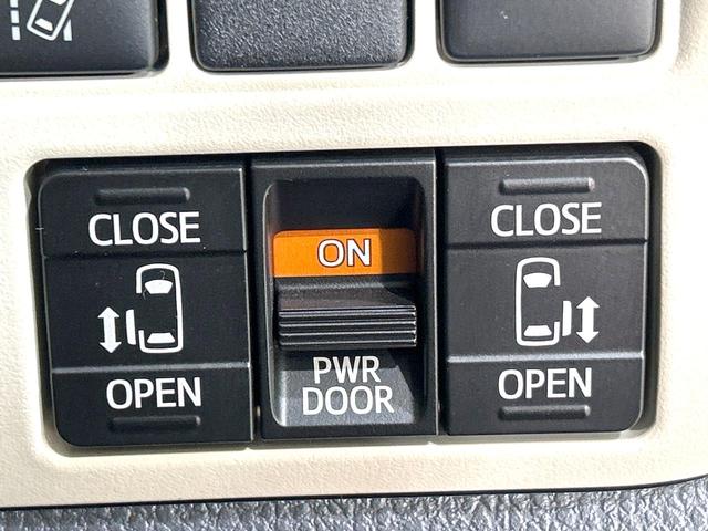 ノア ハイブリッドSi ダブルバイビー 禁煙車 後期型 12.1型後席モニター 純正9型ナビ 両側電動スライドドア バックカメラ 衝突被害軽減システム ハーフレザーシート スマートキー LEDヘッド ETC クルコン 純正16インチアルミ(6枚目)