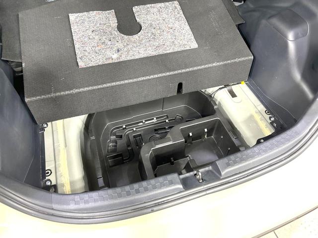 アクア クロスオーバー グラム 禁煙車 純正SDナビ バックカメラ フルセグTV Bluetooth接続 ETC 衝突被害軽減装置 スマートキー シートヒーター LEDヘッドライト オートマチックハイビーム 電動格納ミラー(55枚目)