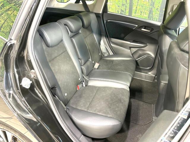 シャトル ハイブリッドＸ　ホンダセンシング　純正ナビ　バックカメラ　衝突被害軽減システム　禁煙車　ハーフレザーシート　スマートキー　ＬＥＤヘッド　ビルトインＥＴＣ　純正１５インチアルミ　車線逸脱警報　オートライト　デュアルエアコン（9枚目）