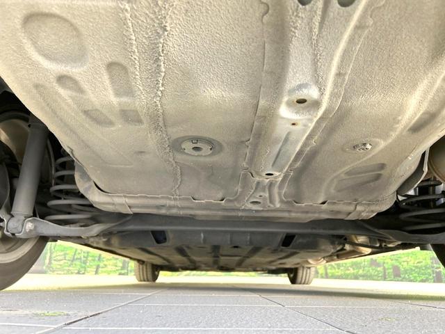 シャトル ハイブリッドＸ　ホンダセンシング　純正ナビ　バックカメラ　衝突被害軽減システム　禁煙車　ハーフレザーシート　スマートキー　ＬＥＤヘッド　ビルトインＥＴＣ　純正１５インチアルミ　車線逸脱警報　オートライト　デュアルエアコン（19枚目）