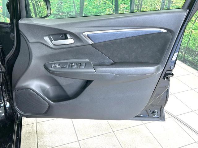 シャトル ハイブリッドＸ　ホンダセンシング　純正ナビ　バックカメラ　衝突被害軽減システム　禁煙車　ハーフレザーシート　スマートキー　ＬＥＤヘッド　ビルトインＥＴＣ　純正１５インチアルミ　車線逸脱警報　オートライト　デュアルエアコン（48枚目）