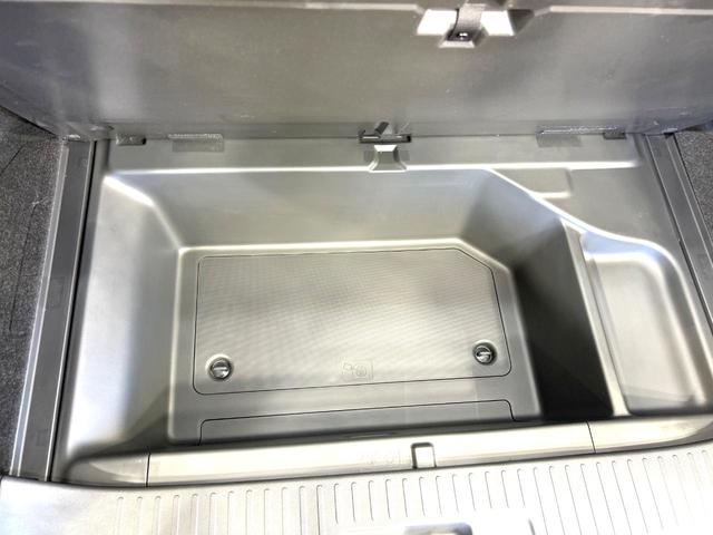 シャトル ハイブリッドＸ　ホンダセンシング　純正ナビ　バックカメラ　衝突被害軽減システム　禁煙車　ハーフレザーシート　スマートキー　ＬＥＤヘッド　ビルトインＥＴＣ　純正１５インチアルミ　車線逸脱警報　オートライト　デュアルエアコン（49枚目）